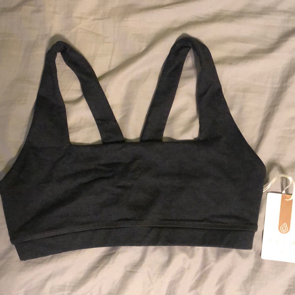 Isla movement staple bra